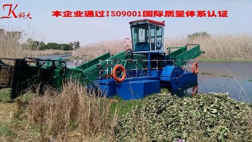 发往南非的全自动液压割草船